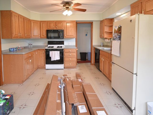 2430 River Road, Willoughby Hills, OH 44094