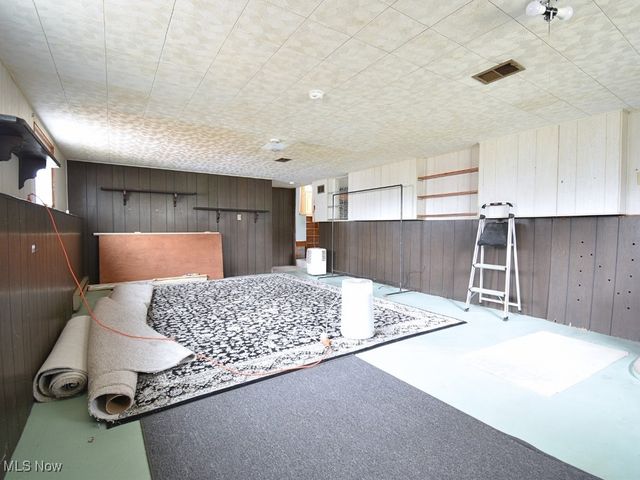 2430 River Road, Willoughby Hills, OH 44094