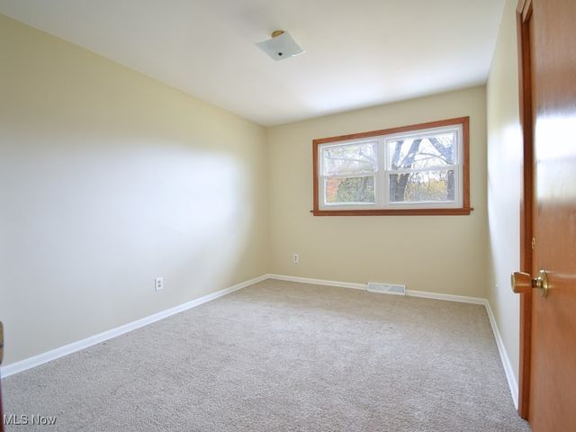 2430 River Road, Willoughby Hills, OH 44094