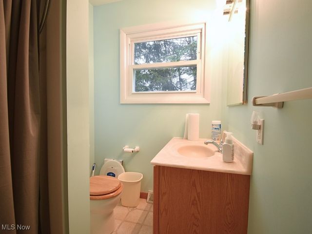 2430 River Road, Willoughby Hills, OH 44094