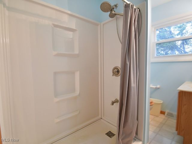 2430 River Road, Willoughby Hills, OH 44094