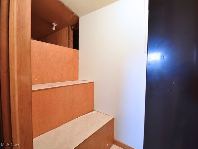 2430 River Road, Willoughby Hills, OH 44094