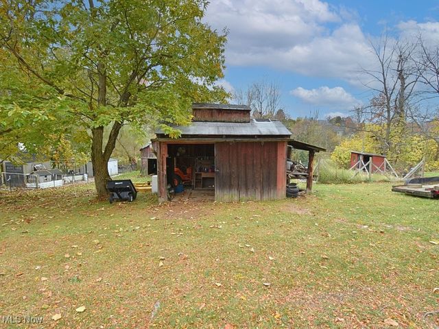 2430 River Road, Willoughby Hills, OH 44094