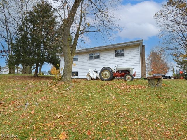 2430 River Road, Willoughby Hills, OH 44094