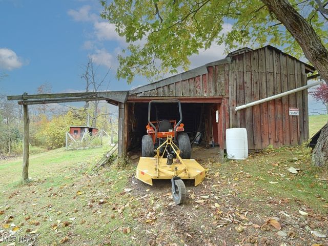 2430 River Road, Willoughby Hills, OH 44094