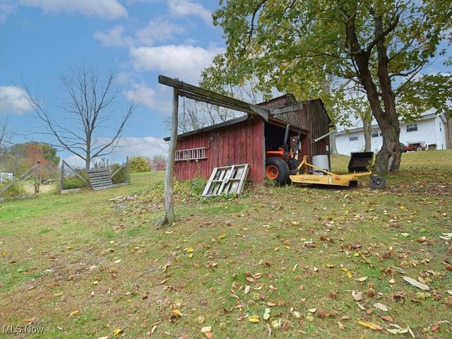 2430 River Road, Willoughby Hills, OH 44094