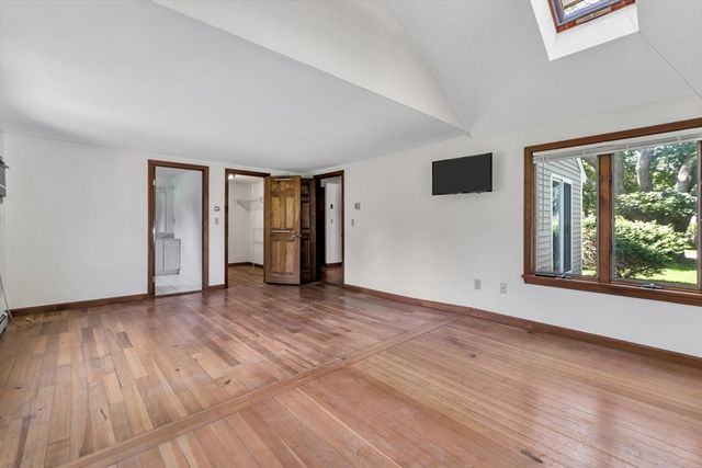 18 Clearview Avenue, Falmouth, MA 02540