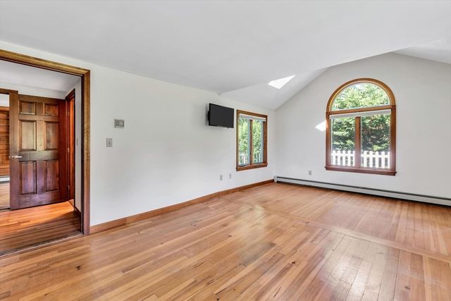 18 Clearview Avenue, Falmouth, MA 02540