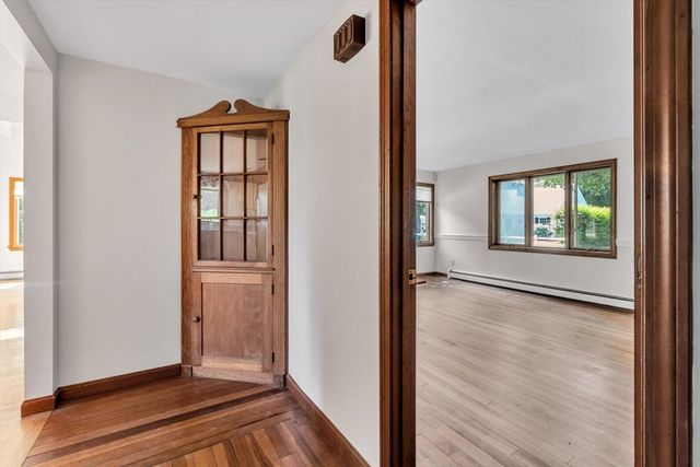 18 Clearview Avenue, Falmouth, MA 02540