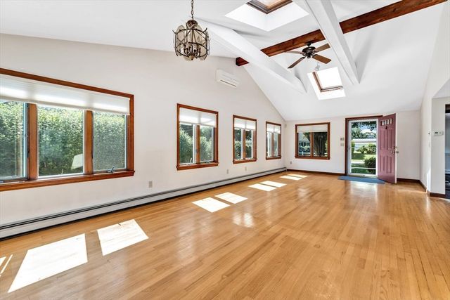 18 Clearview Avenue, Falmouth, MA 02540