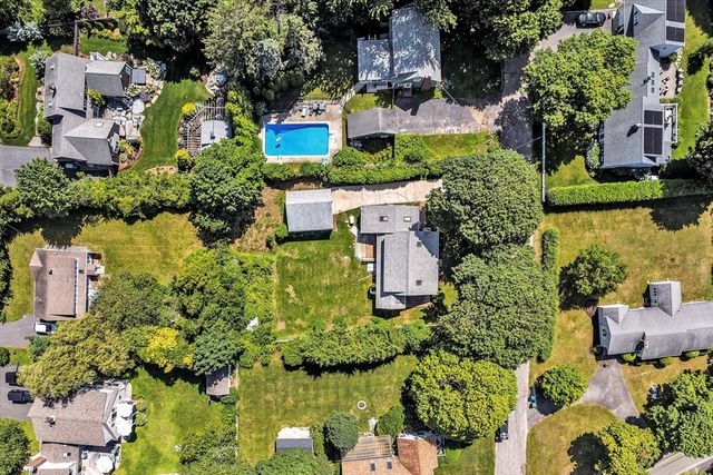 18 Clearview Avenue, Falmouth, MA 02540