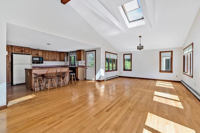 18 Clearview Avenue, Falmouth, MA 02540