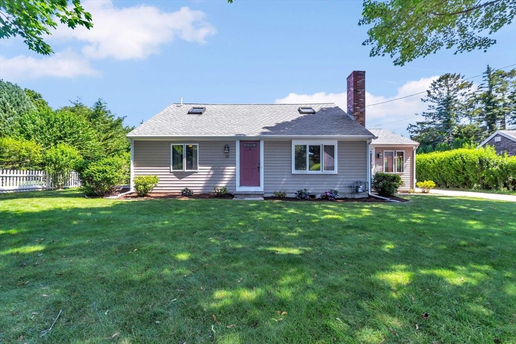 18 Clearview Avenue, Falmouth, MA 02540