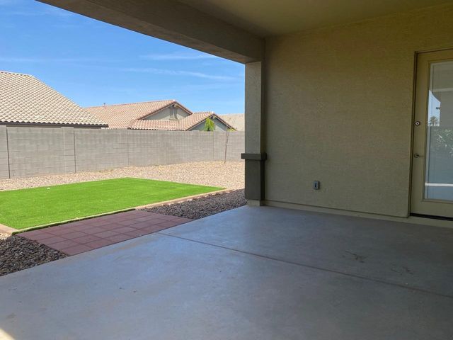 2828 W Patagonia Court, San Tan Valley, AZ 85144