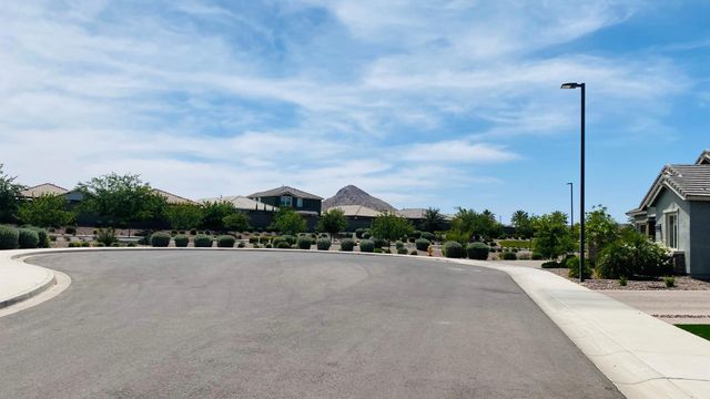 2828 W Patagonia Court, San Tan Valley, AZ 85144