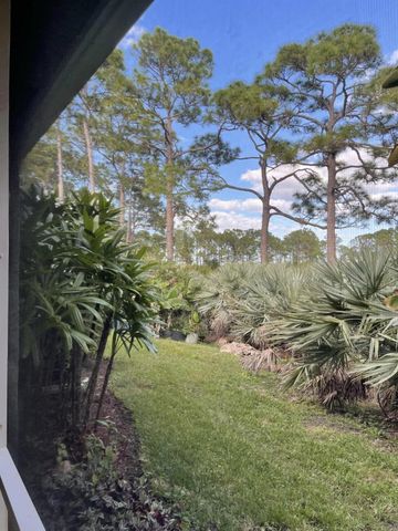672 NE Bent Paddle Lane, Port St Lucie, FL 34983