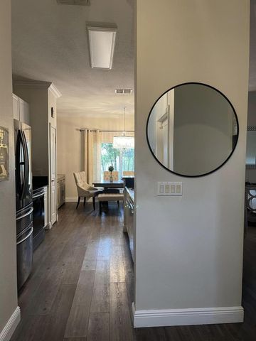 672 NE Bent Paddle Lane, Port St Lucie, FL 34983