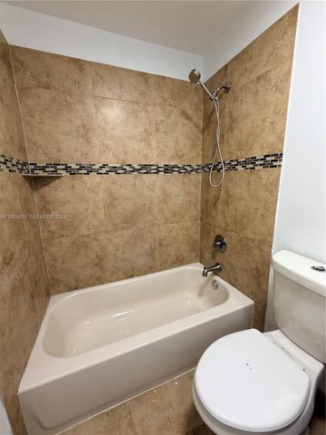 927 NE 199th St 206, Miami, FL 33179