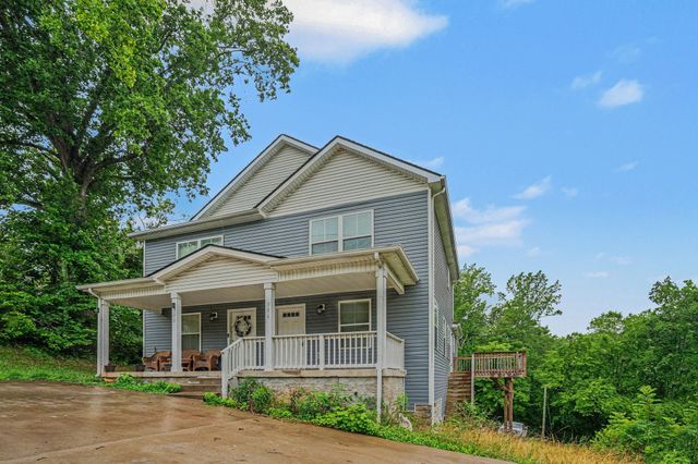 906 E Happy Hollow Dr, Clarksville, TN 37040