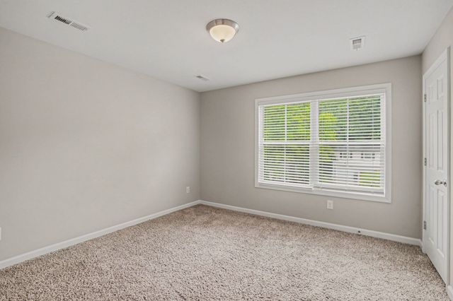 906 E Happy Hollow Dr, Clarksville, TN 37040