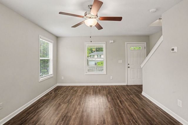 906 E Happy Hollow Dr, Clarksville, TN 37040