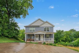 906 E Happy Hollow Dr, Clarksville, TN 37040