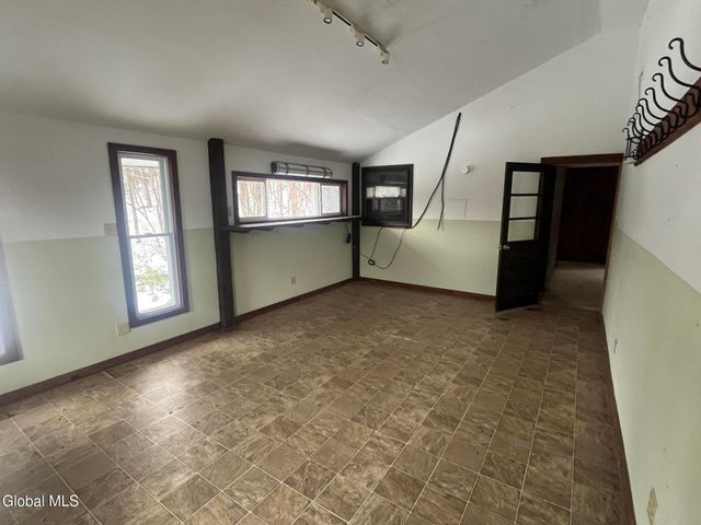 20 Hampton Heights Way, Hampton, NY 12887