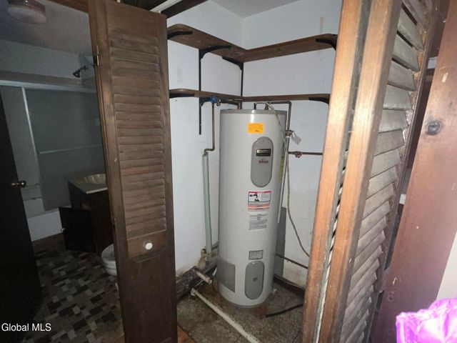 20 Hampton Heights Way, Hampton, NY 12887