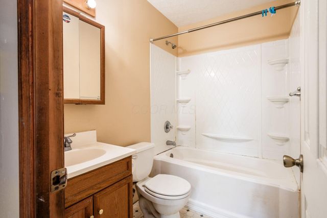 2750 Gibson Drive, Columbus, OH 43207