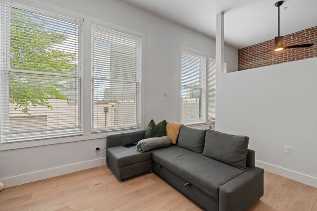 2502 Live Oak Street 230, Dallas, TX 75204