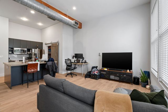 2502 Live Oak Street 230, Dallas, TX 75204