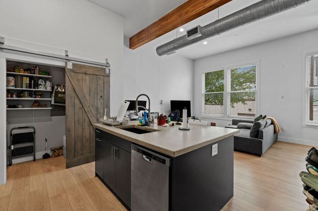 2502 Live Oak Street 230, Dallas, TX 75204