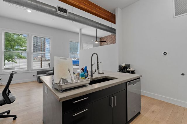 2502 Live Oak Street 230, Dallas, TX 75204