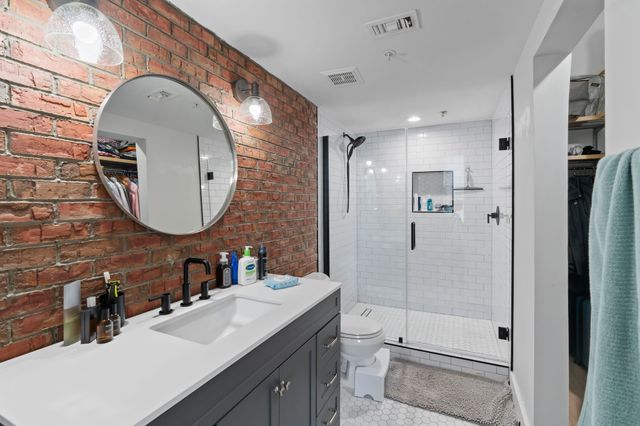 2502 Live Oak Street 230, Dallas, TX 75204