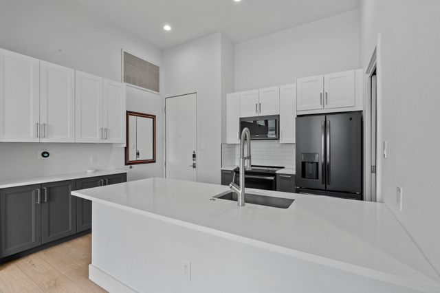 2502 Live Oak Street 230, Dallas, TX 75204