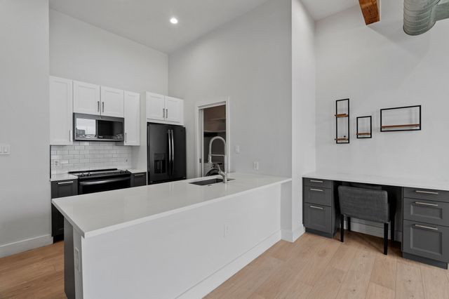 2502 Live Oak Street 230, Dallas, TX 75204