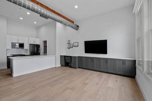 2502 Live Oak Street 230, Dallas, TX 75204