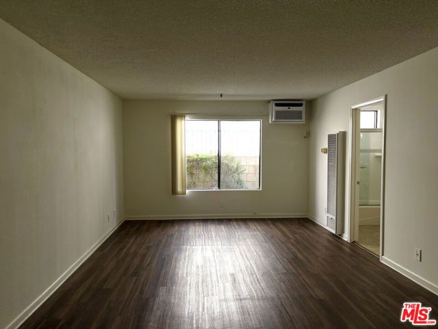 5418 Hermitage Avenue 103, Los Angeles, CA 91607