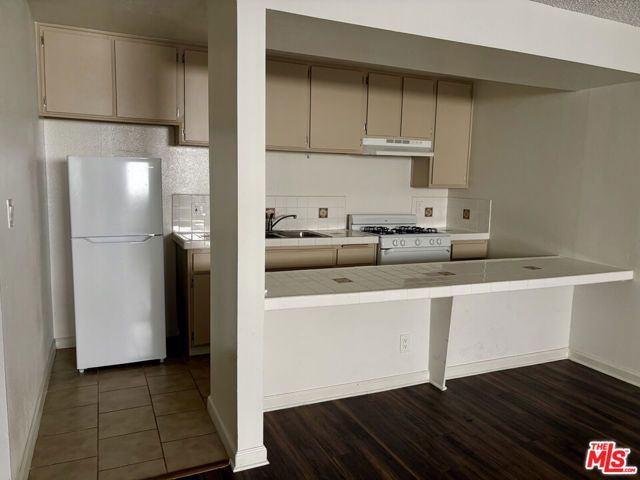 5418 Hermitage Avenue 103, Los Angeles, CA 91607