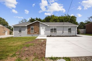 521 McMurray Dr, Nashville, TN 37211