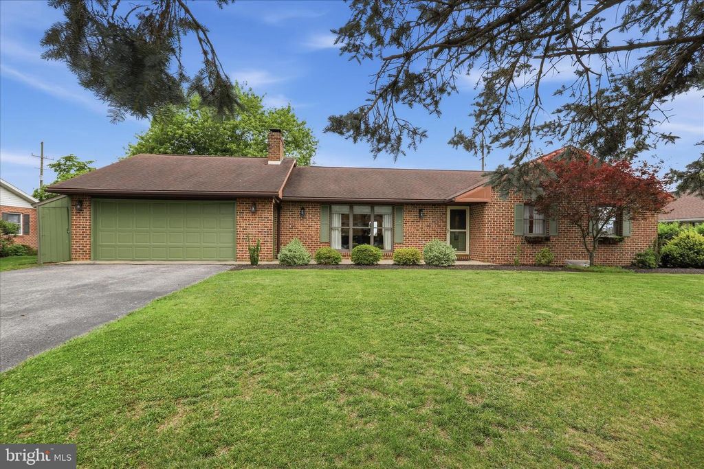 482 STARR AVENUE, Chambersburg, PA 17202