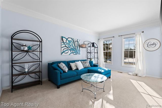 668 Berridge Circle, Lake Orion, MI 48360