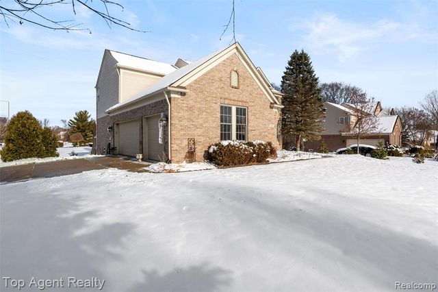 668 Berridge Circle, Lake Orion, MI 48360