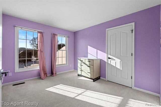 668 Berridge Circle, Lake Orion, MI 48360