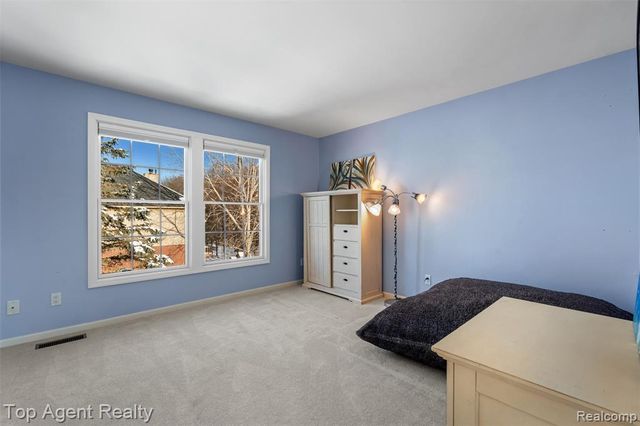 668 Berridge Circle, Lake Orion, MI 48360