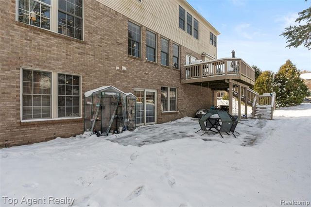 668 Berridge Circle, Lake Orion, MI 48360