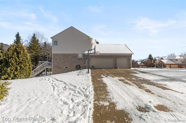 668 Berridge Circle, Lake Orion, MI 48360