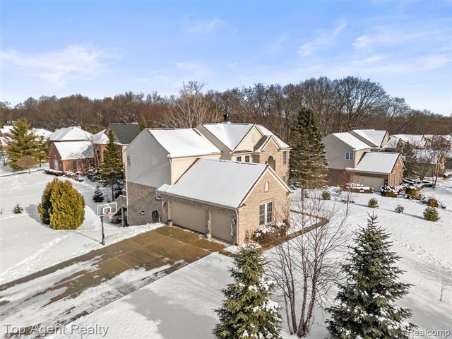 668 Berridge Circle, Lake Orion, MI 48360