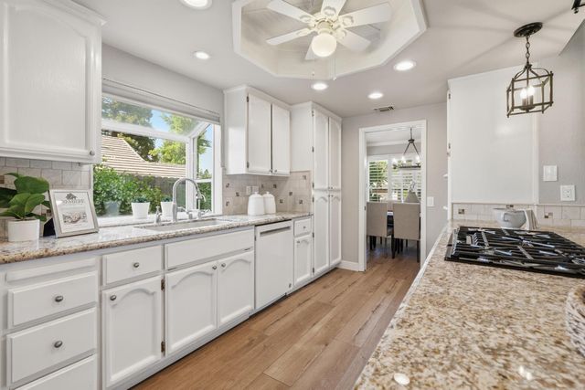 1304 Ridgecrest Way, Roseville, CA 95661
