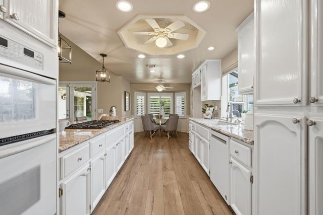 1304 Ridgecrest Way, Roseville, CA 95661